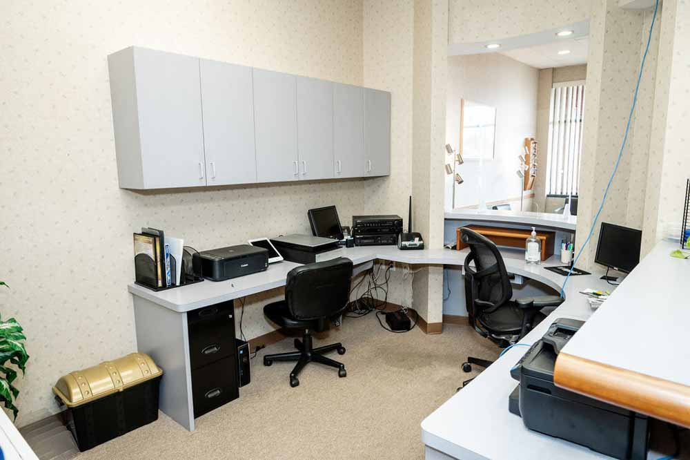 Jackson Family Dental Dr Jackson reviewing xray with Patient